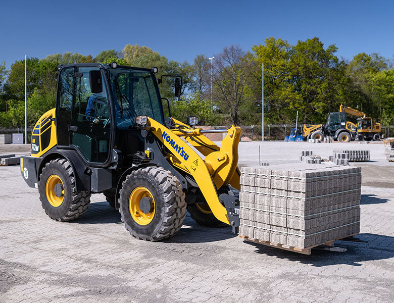 Chargeuses sur pneus compactes WA70M-8