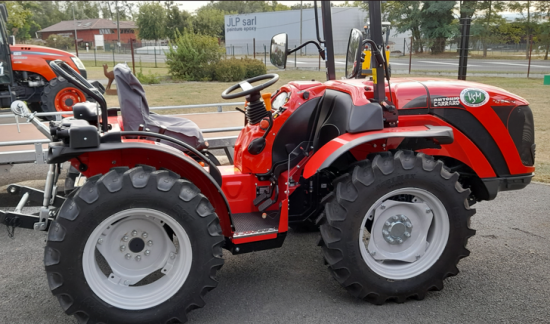 Tracteur compact TN 5800